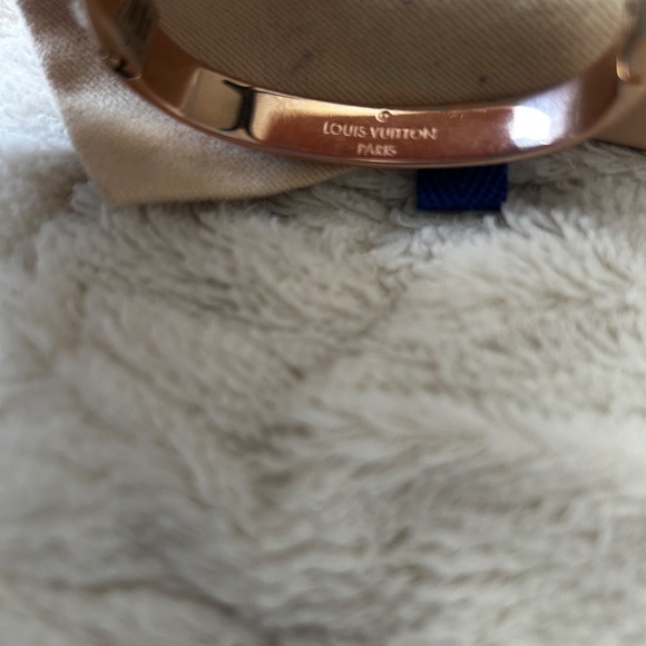 Louis Vuitton Nanogram Cuff (Rose Gold) - Picture 2 of 4